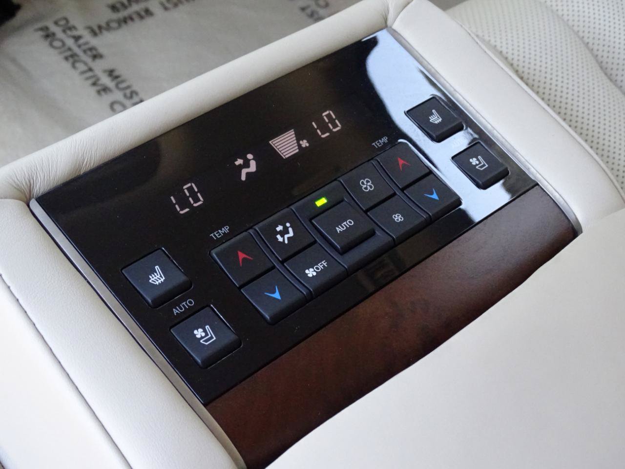 Used 2016 Lexus LX 570 4WD w/ Luxury Package image 42