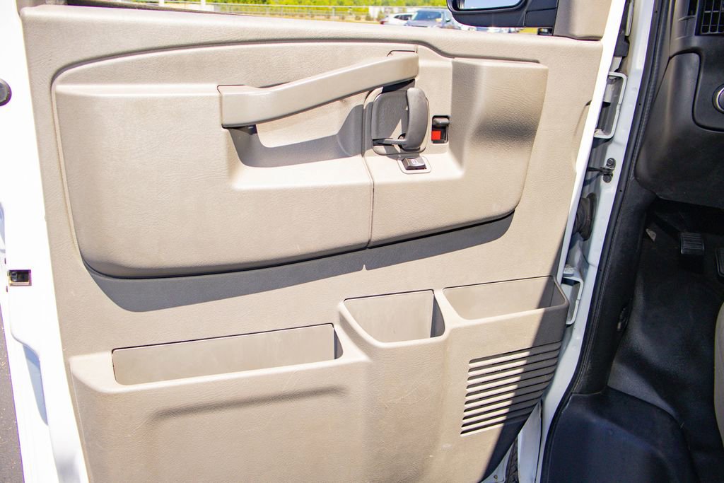 Used 2020 Chevrolet Express 2500 w/ Communications Package RWD image 9
