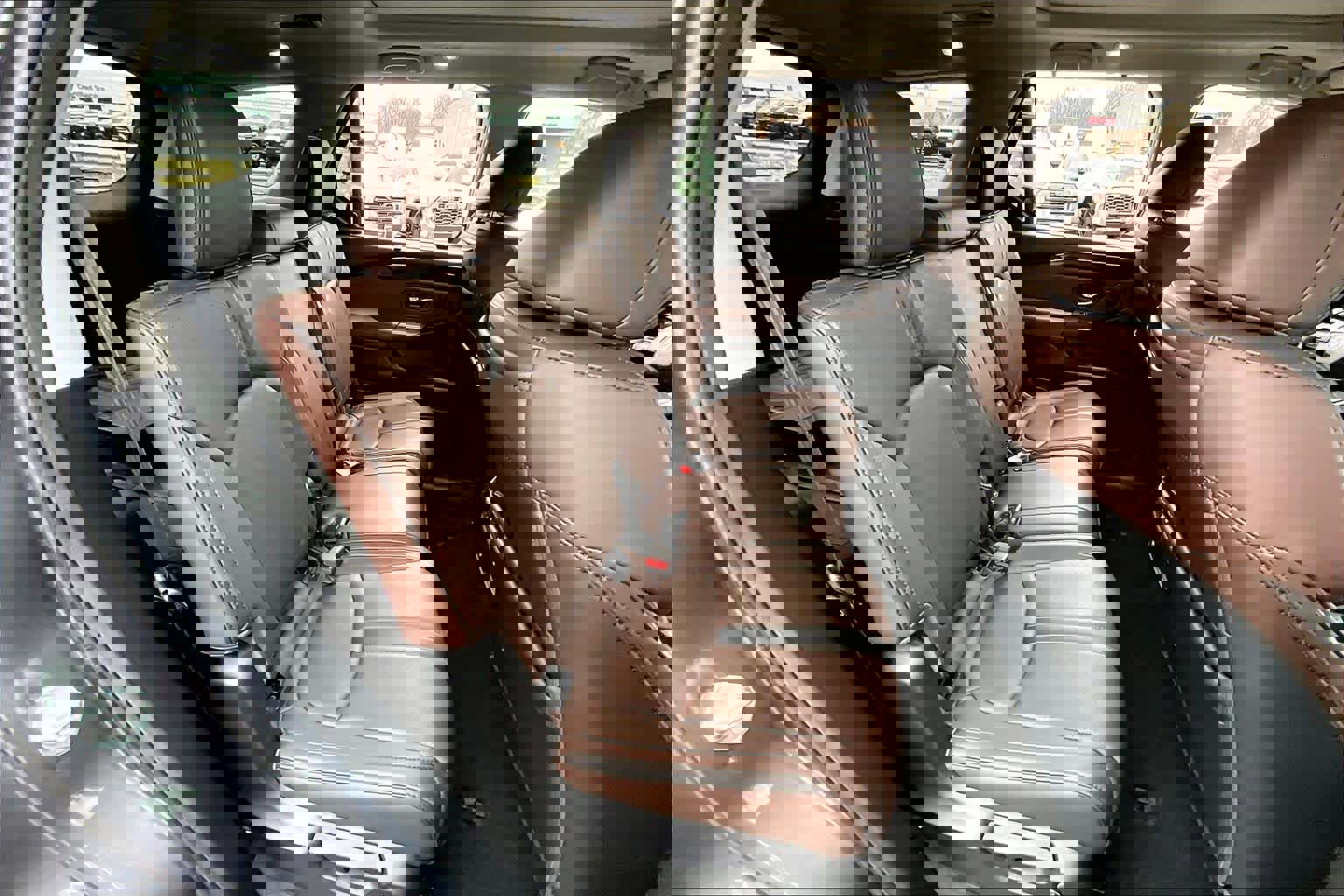 Used 2025 Honda Pilot Elite image 21