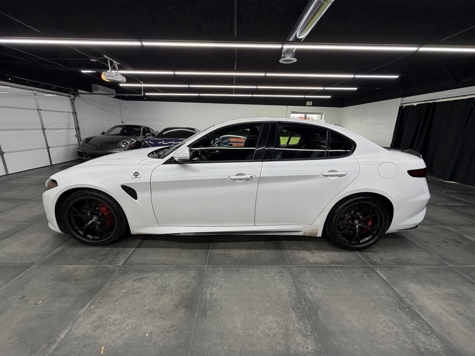 Used 2017 Alfa Romeo Giulia Quadrifoglio image 3