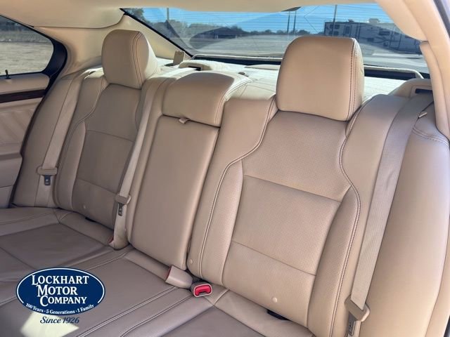 Used 2018 Ford Taurus Limited image 16