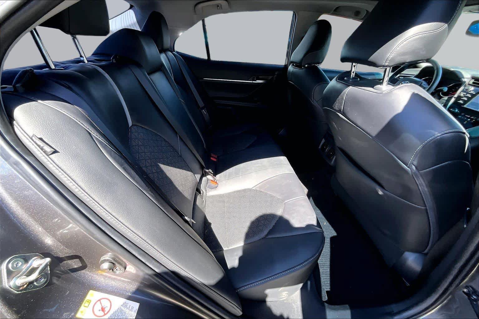 Used 2018 Toyota Camry XSE FWD image 20
