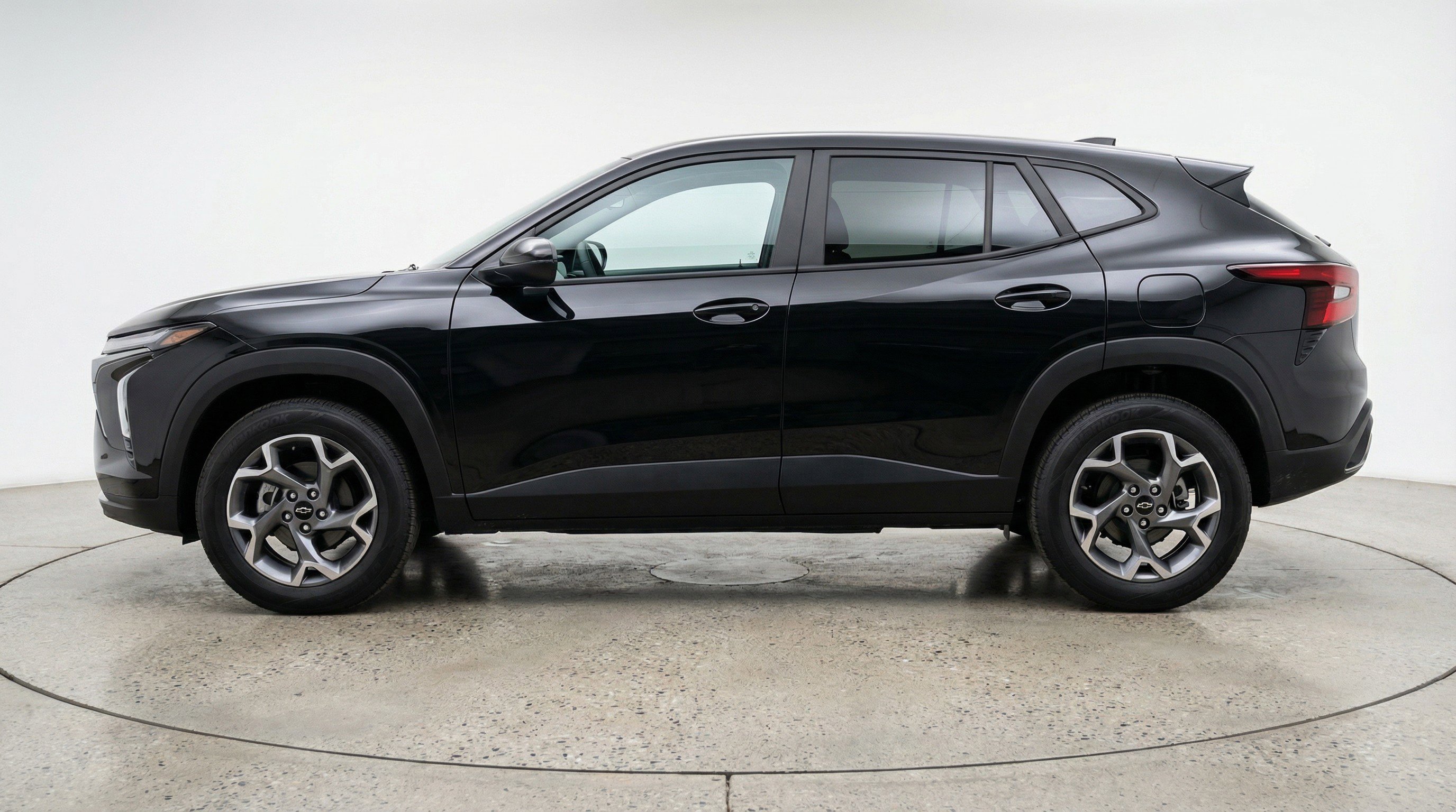 Used 2025 Chevrolet Trax LT image 5