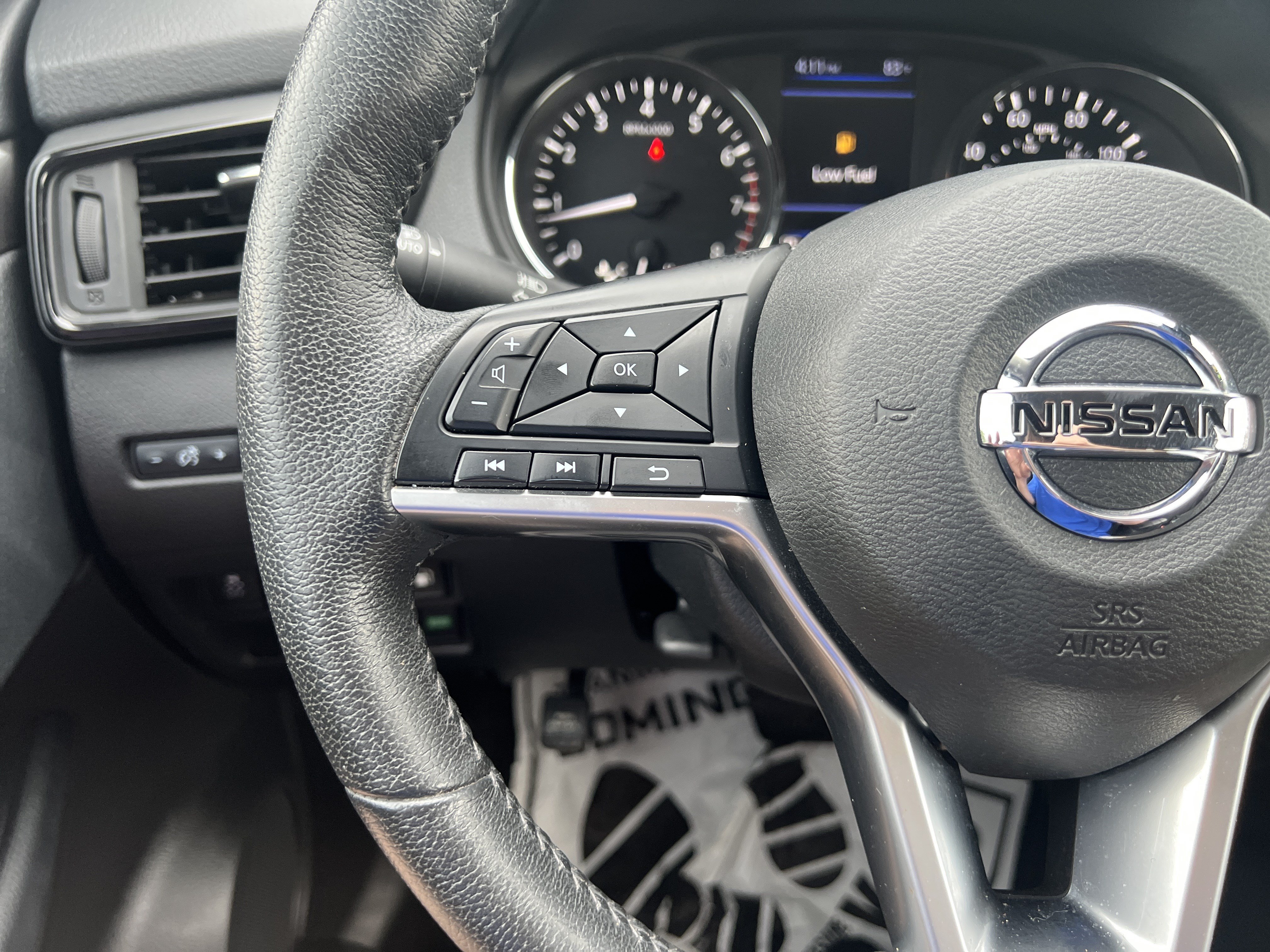 Used 2019 Nissan Rogue SV AWD/4WD image 18