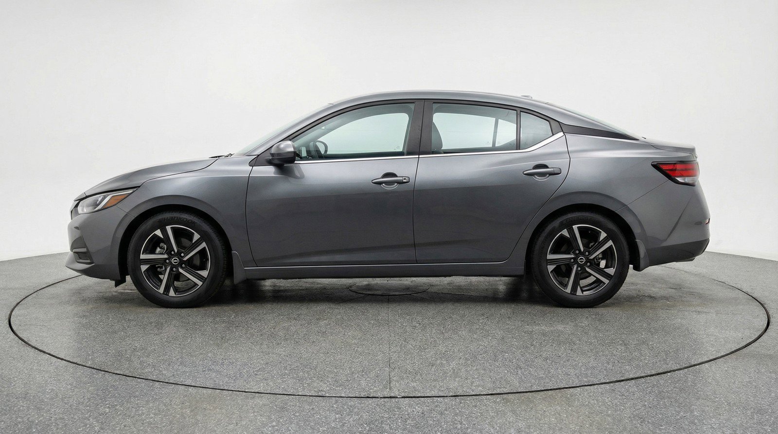 Used 2025 Nissan Sentra SV FWD image 5