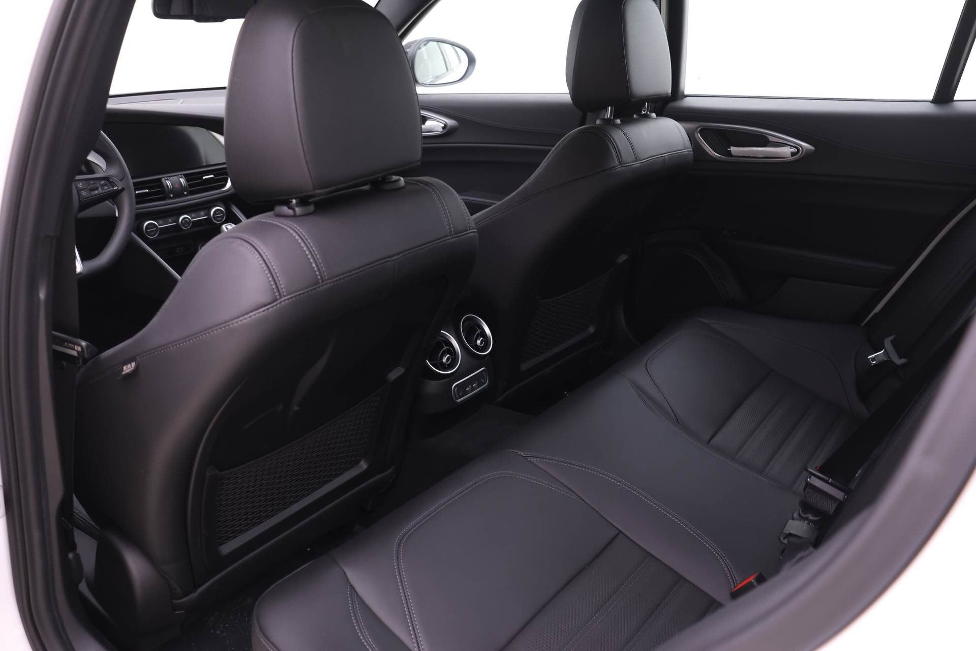 New 2025 Alfa Romeo Giulia AWD image 13