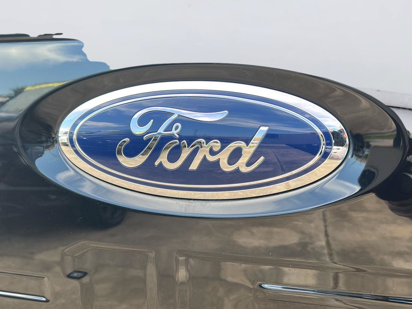 Used 2023 Ford F150 Lariat AWD/4WD image 35