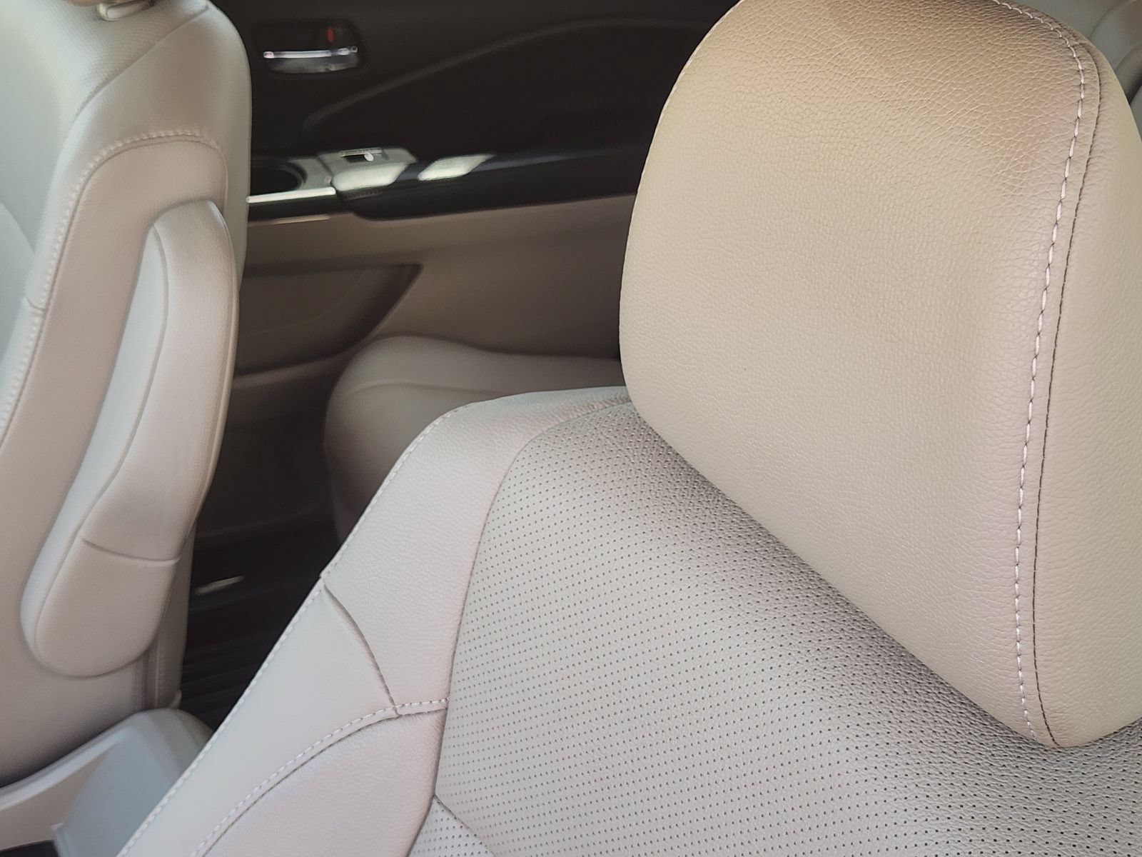 Used 2022 Honda Pilot Elite image 18