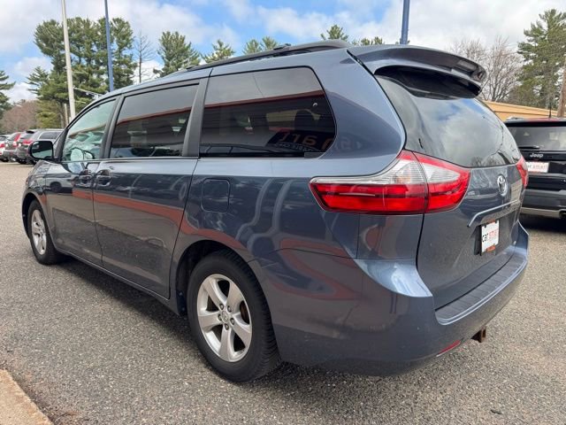 Used 2015 Toyota Sienna LE image 5
