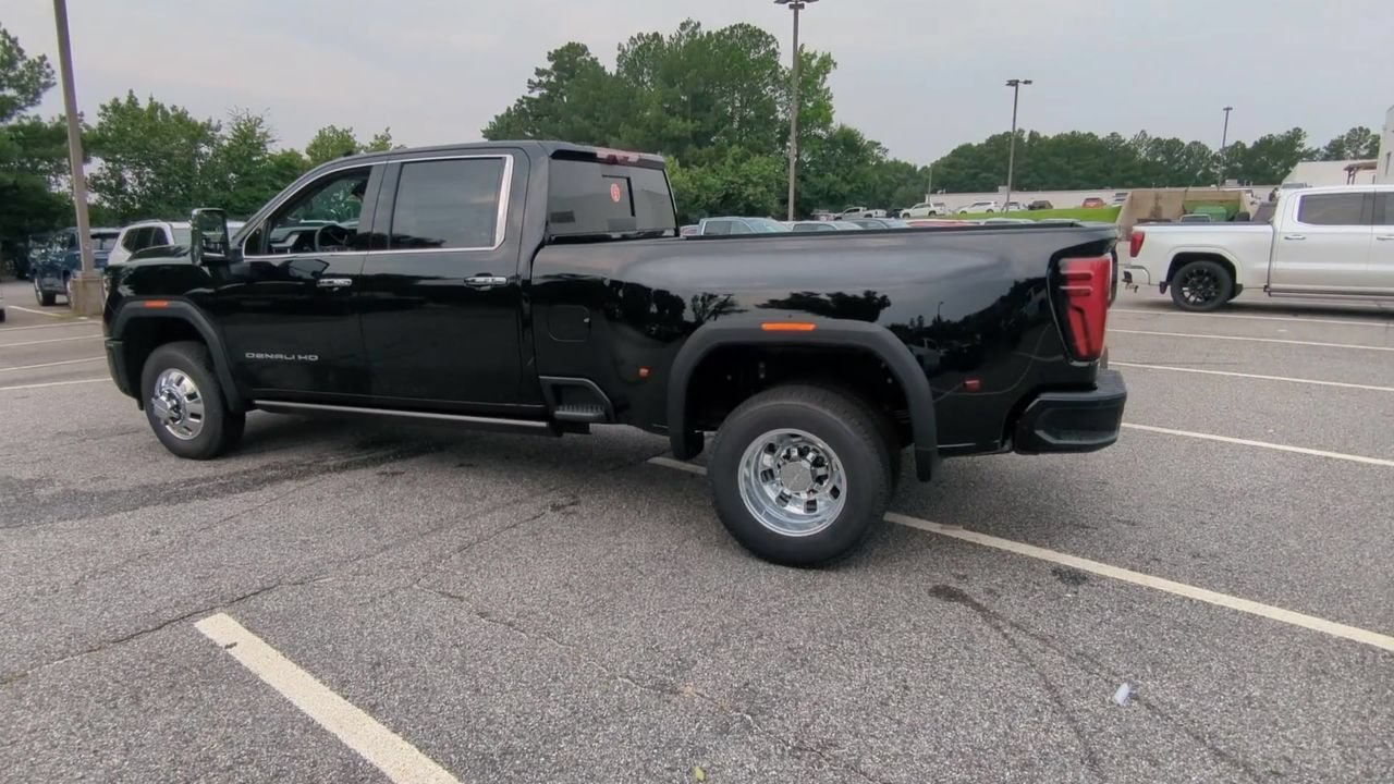 New 2026 GMC Sierra 3500 Denali w/ Denali Reserve Package AWD/4WD image 6