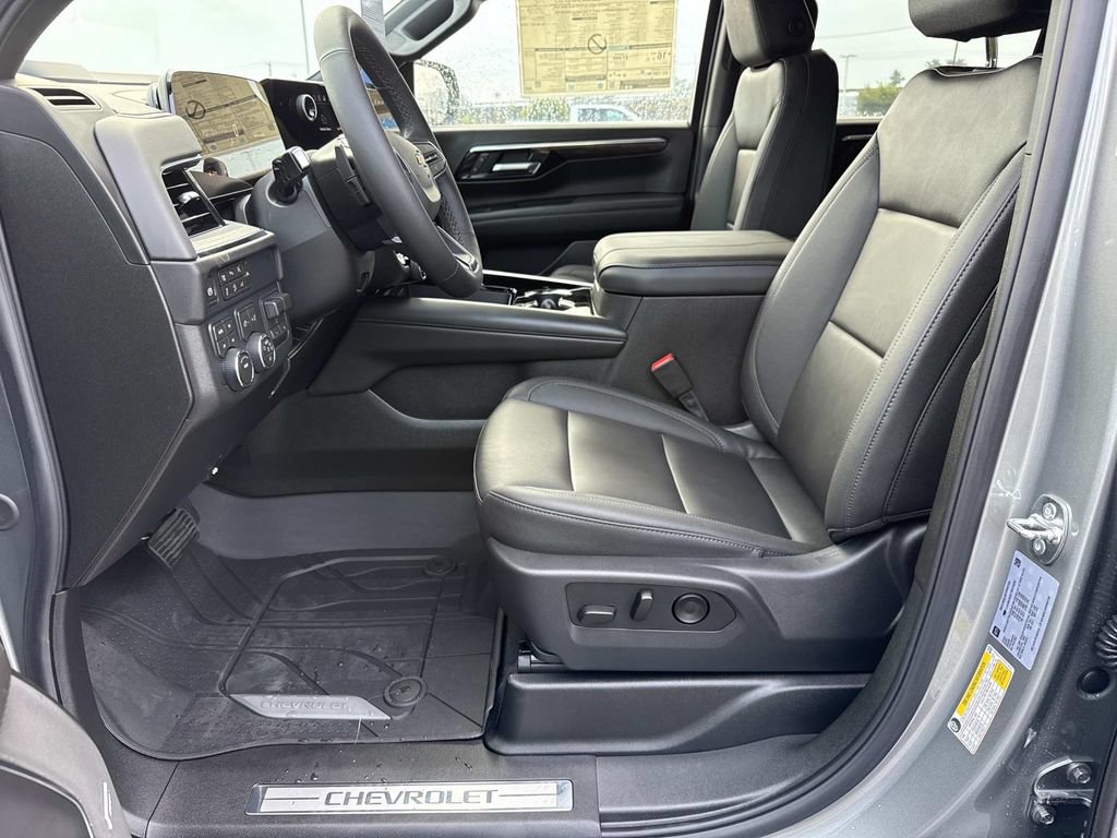 New 2026 Chevrolet Suburban LT w/ Comfort Package AWD/4WD image 9