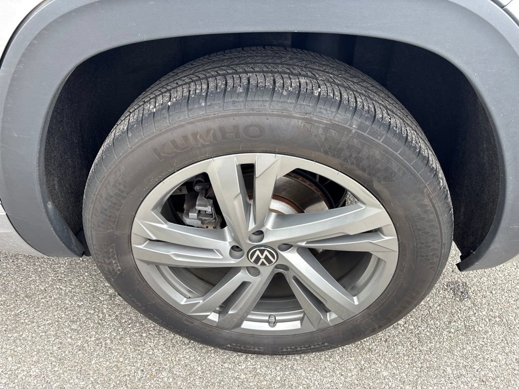 Used 2024 Volkswagen Atlas Cross Sport SEL R-Line AWD/4WD image 8