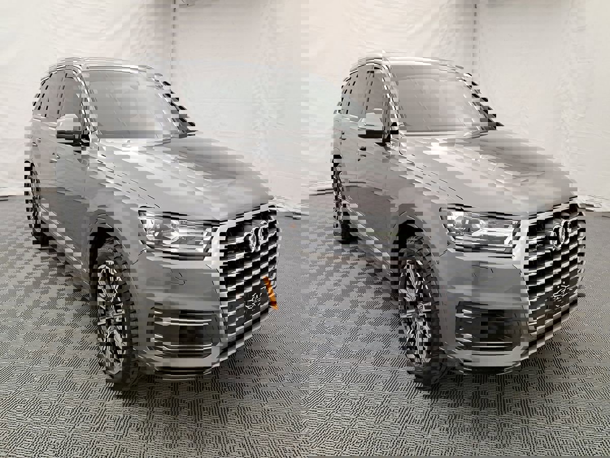 Used 2017 Audi Q7 3.0T Premium w/ Towing Package image 2