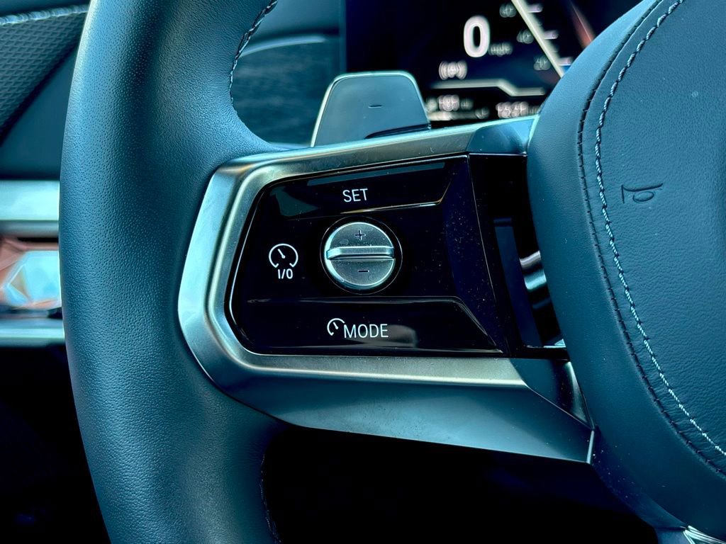 Used 2025 BMW 750e xDrive 750e xDrive w/ Premium Package image 22