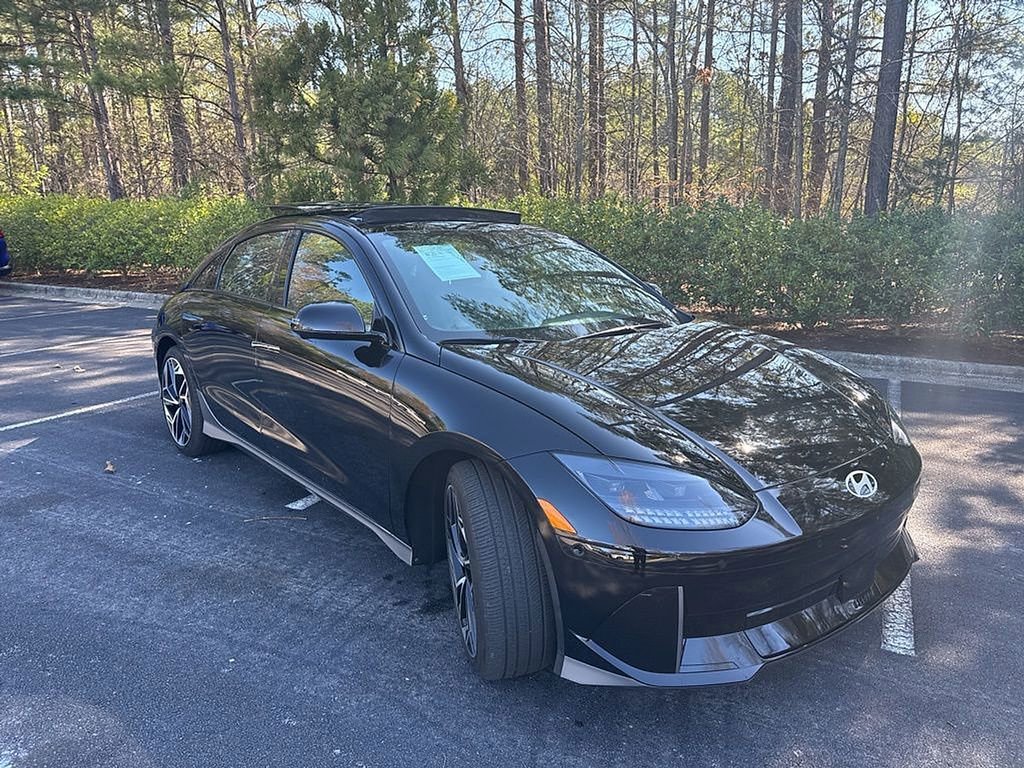 Used 2025 Hyundai Ioniq 6 Limited image 3