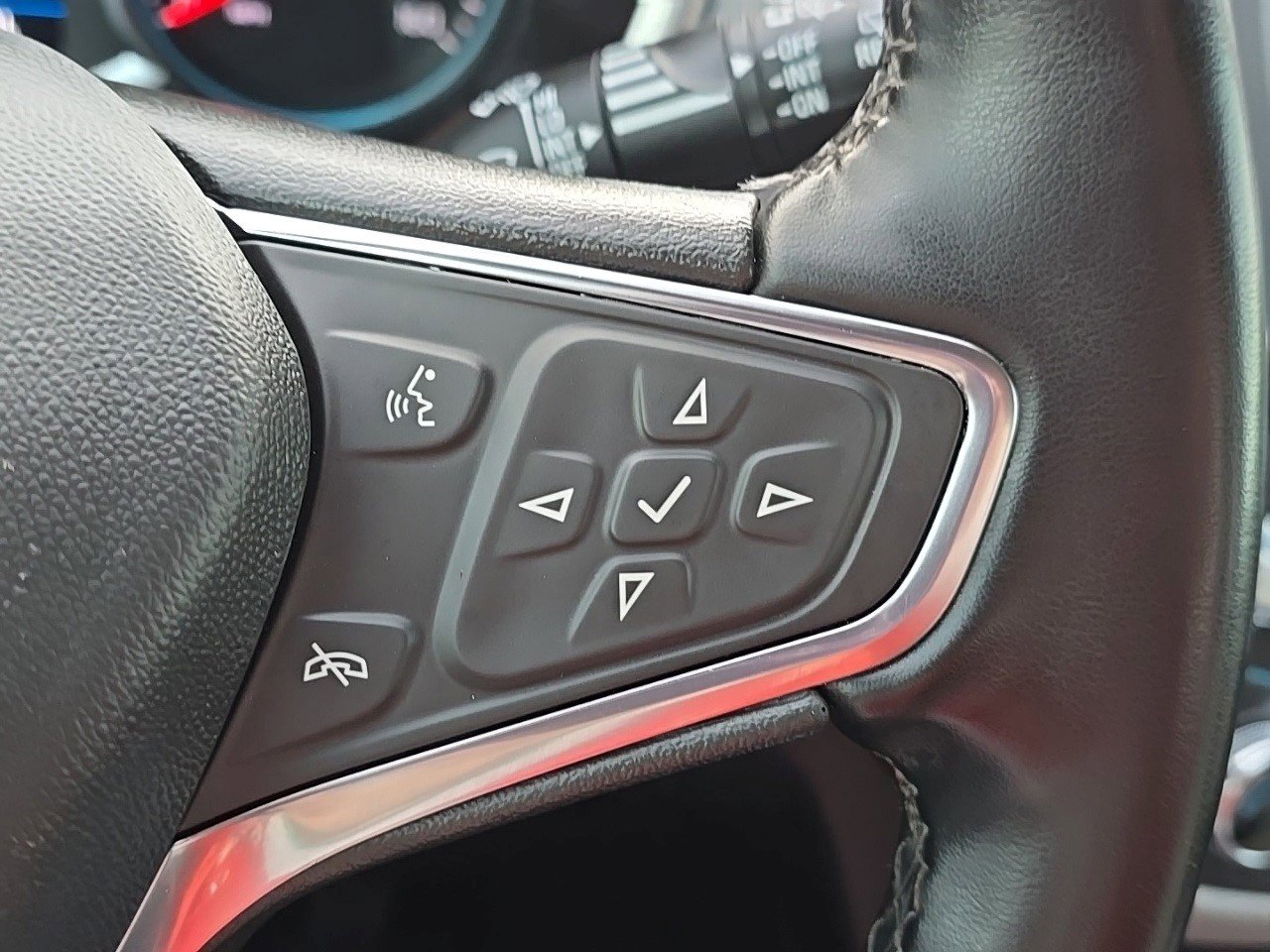 Certified 2024 Chevrolet Equinox LT image 30