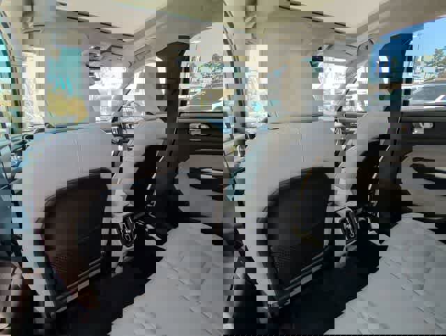 Used 2021 Volvo XC40 T5 Momentum w/ Protection Package Premier image 16