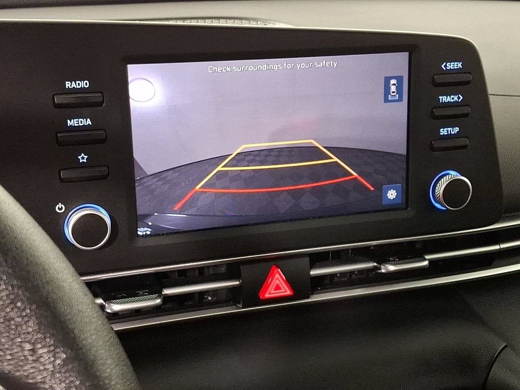 Used 2023 Hyundai Elantra SEL w/ Cargo Package FWD image 4