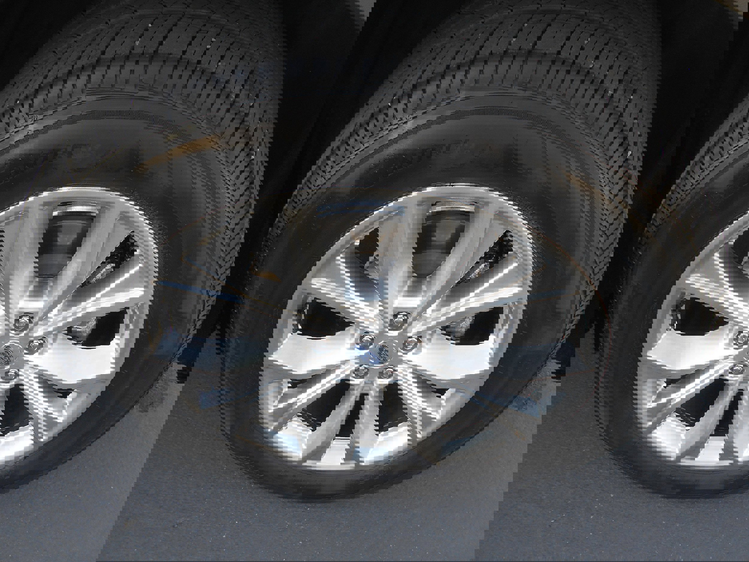 Used 2020 Ford Explorer XLT w/ Equipment Group 202A image 11