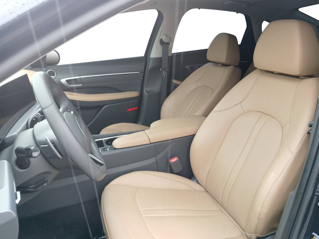 Certified 2025 Hyundai Sonata Limited FWD image 12