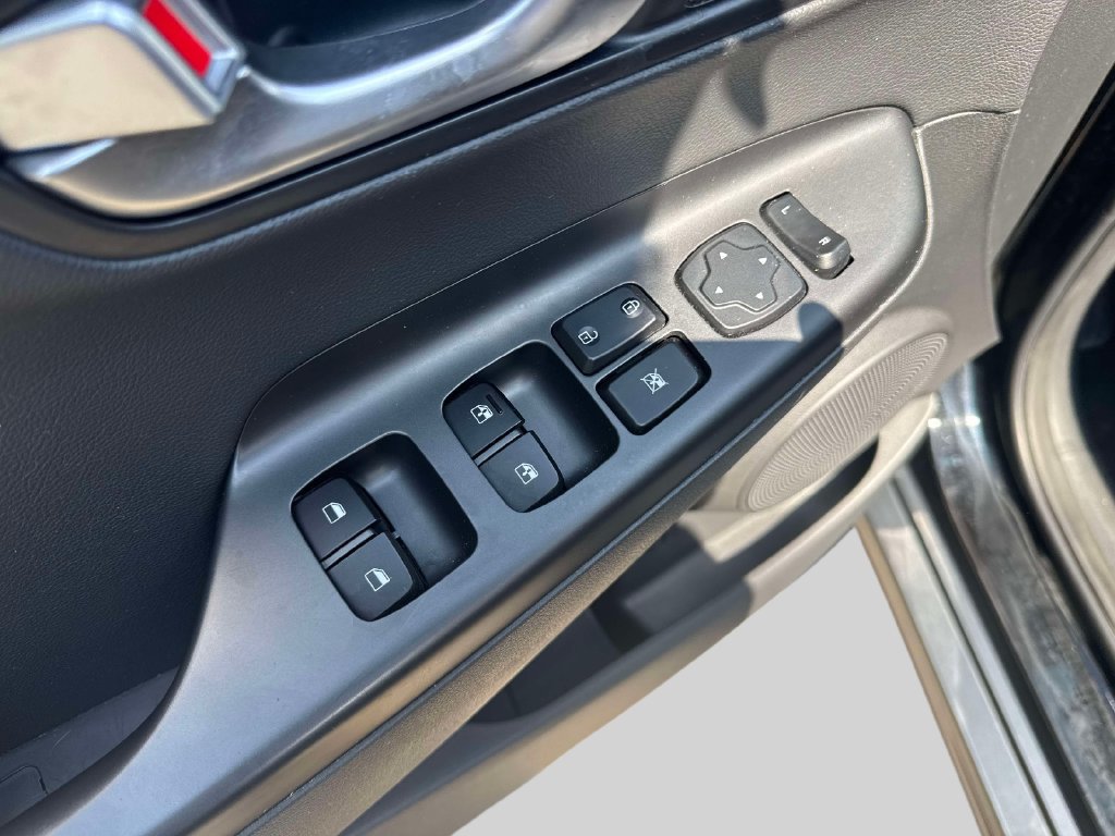 Certified 2022 Hyundai Kona Limited w/ Cargo Package FWD image 17