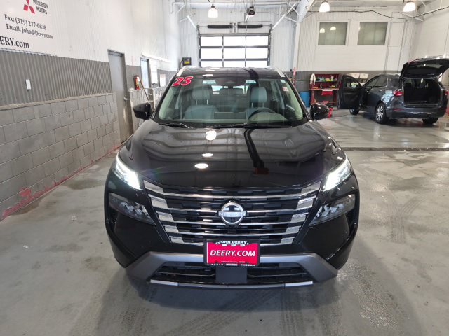 Certified 2025 Nissan Rogue SL AWD/4WD image 8