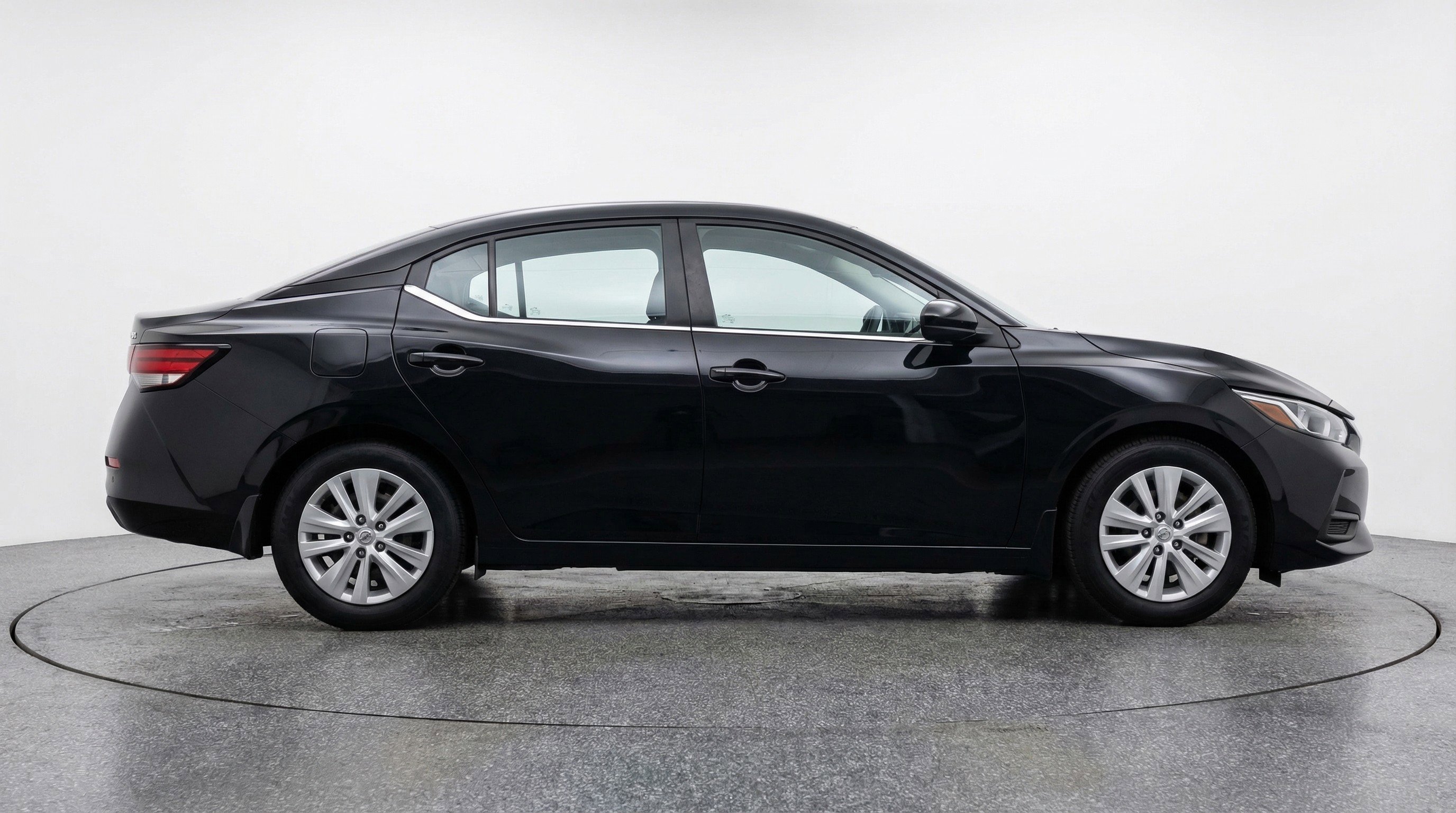 Used 2025 Nissan Sentra S image 11