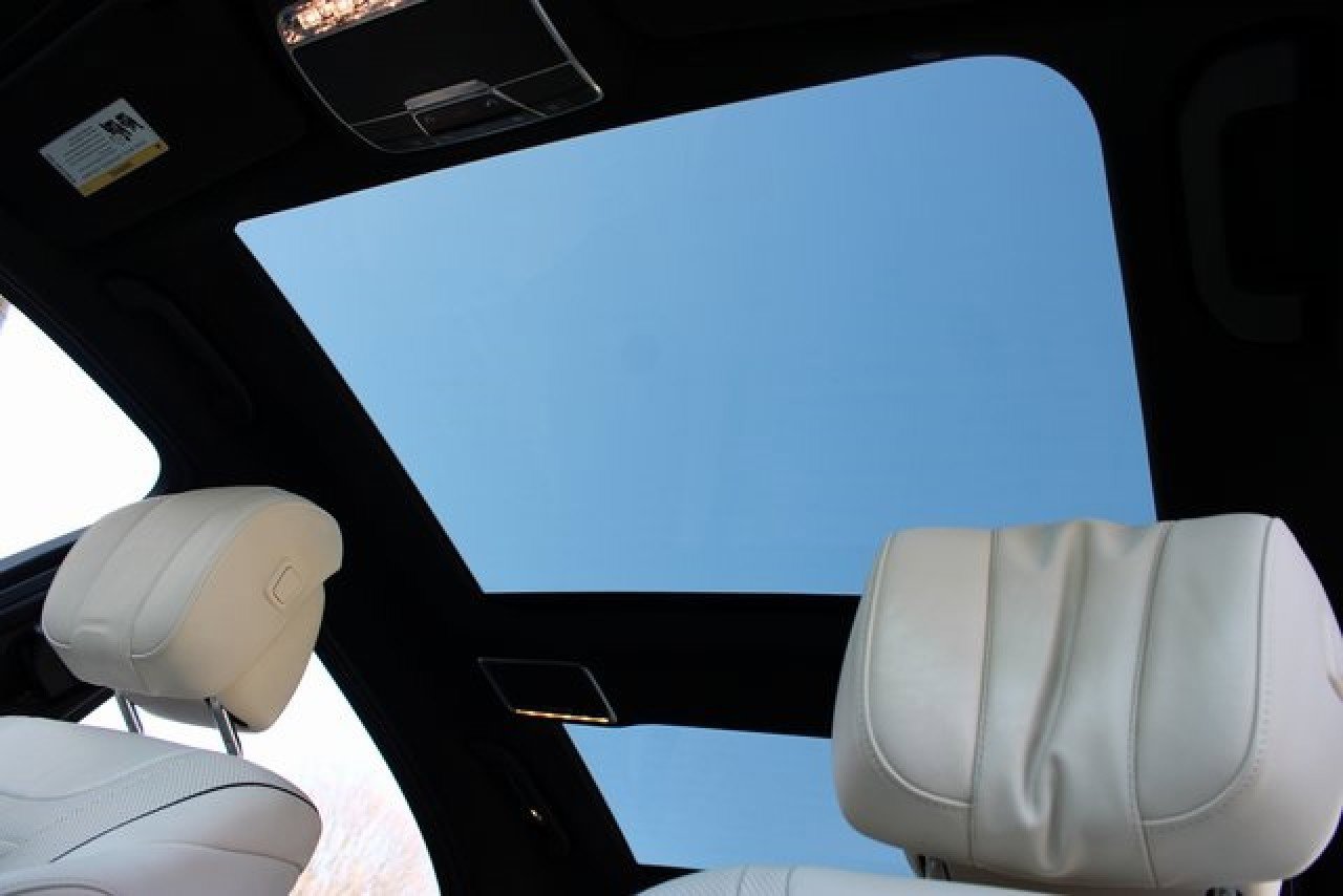 Used 2018 Mercedes-Benz S 450 Sedan image 23