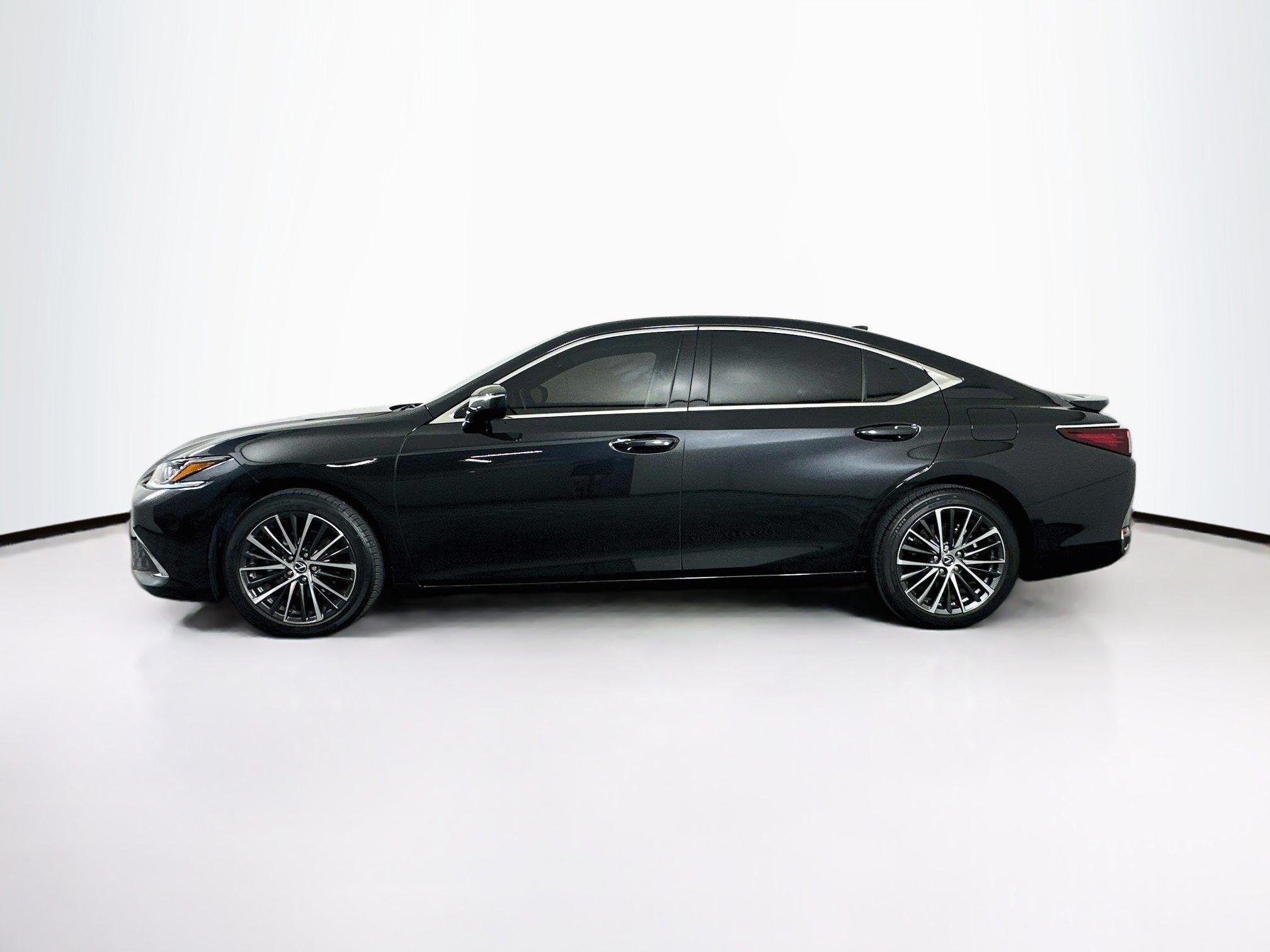 Used 2024 Lexus ES 300h w/ Premium Package FWD image 4
