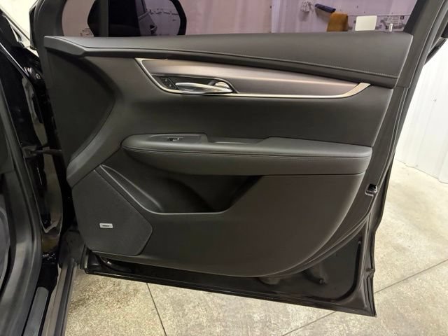 Used 2024 Cadillac XT6 Luxury w/ LPO, Floor Liner Package AWD/4WD image 39