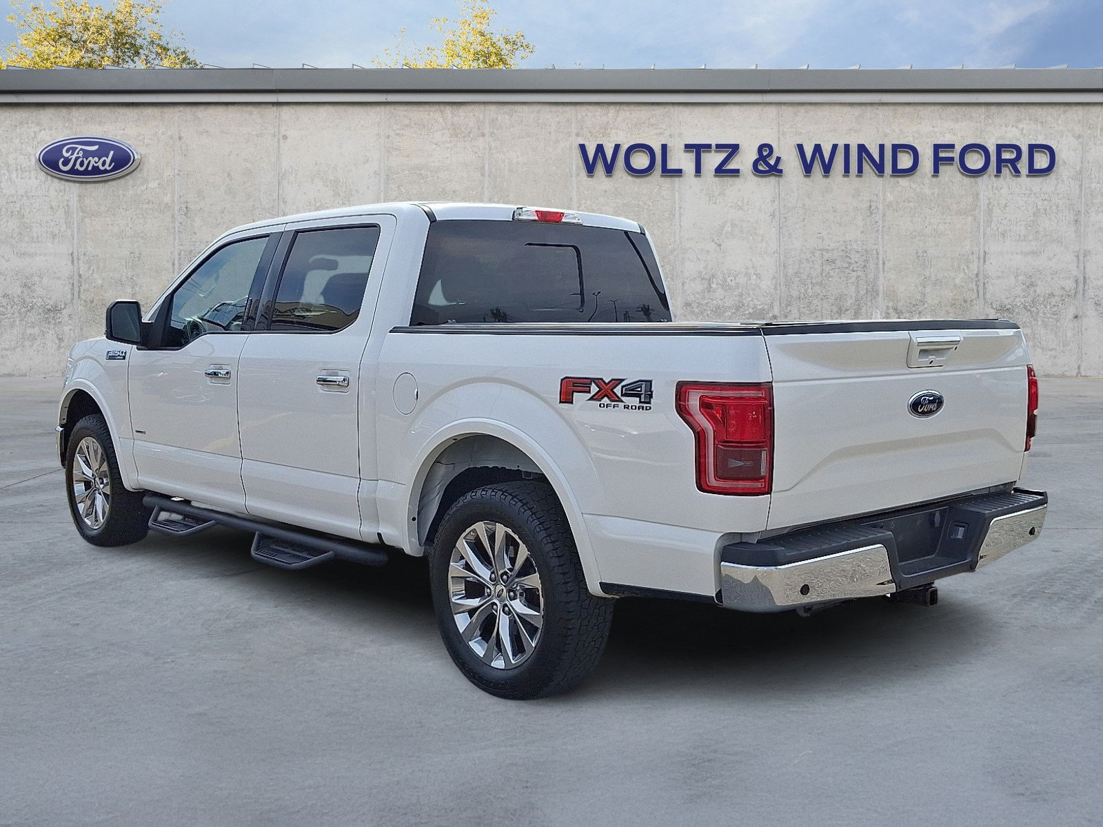 Used 2017 Ford F150 Lariat AWD/4WD image 4