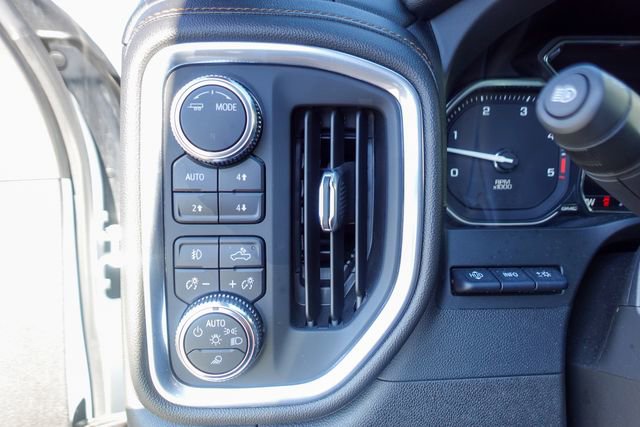 Used 2022 GMC Sierra 2500 AT4 w/ AT4 Premium Plus Package AWD/4WD image 19