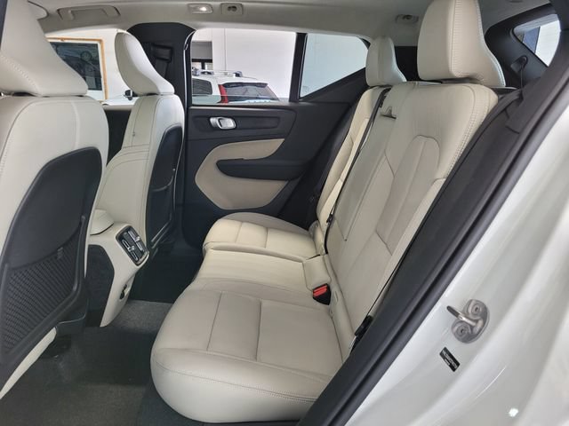 New 2026 Volvo XC40 B5 Plus w/ Protection Package Premier AWD/4WD image 10