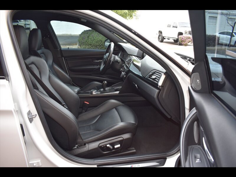 Used 2018 BMW M3 w/ Executive Package image 34