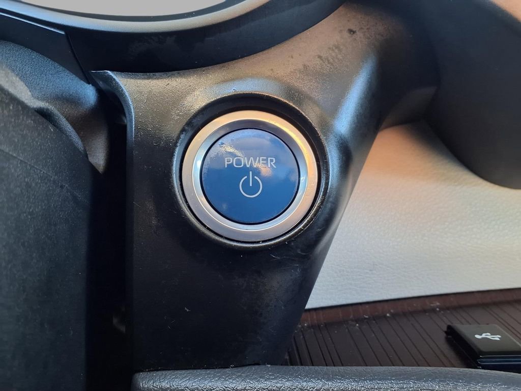 Used 2024 Toyota Sienna XLE image 10