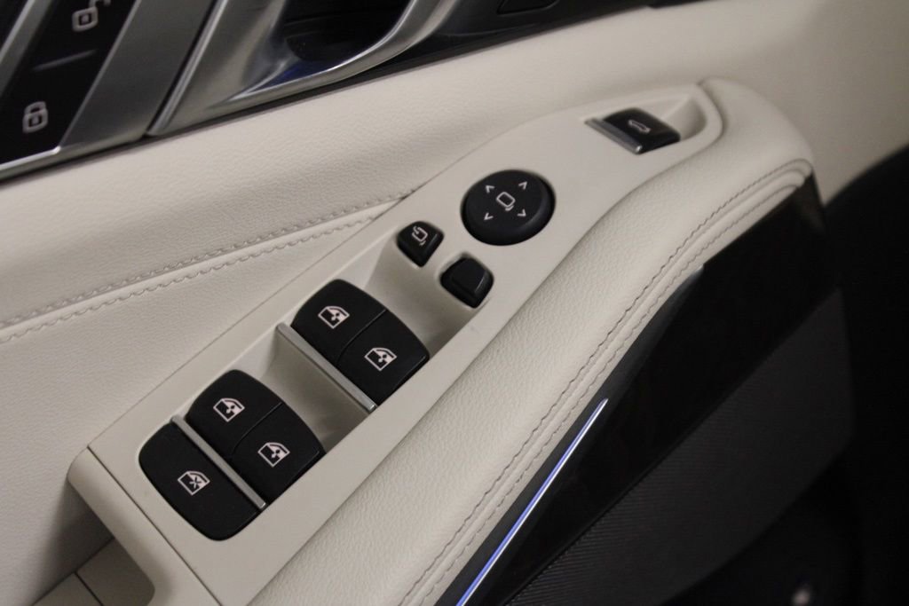 Used 2022 BMW X5 xDrive45e AWD/4WD image 16