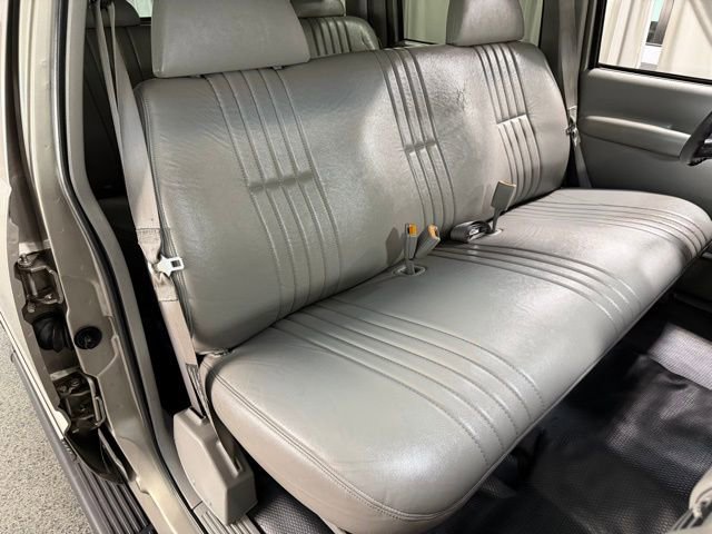 Used 1999 Chevrolet Suburban 2WD image 17