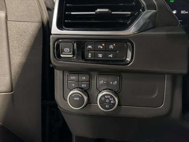 Used 2025 GMC Yukon Denali AWD/4WD image 26