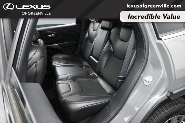 Used 2019 Jeep Cherokee Latitude Plus w/ Comfort/Convenience Group FWD image 26