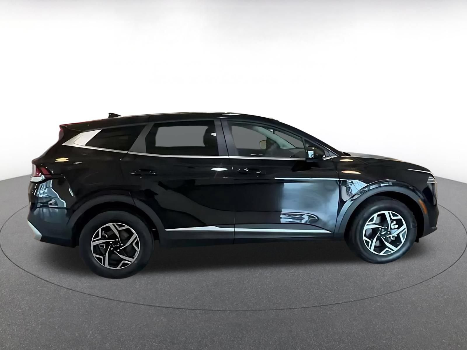 Used 2025 Kia Sportage LX AWD/4WD image 14