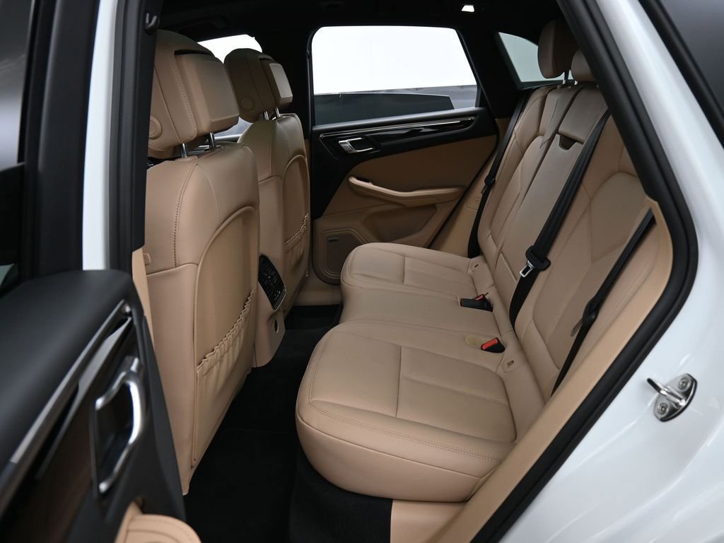 Certified 2025 Porsche Macan image 25