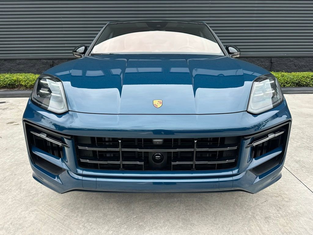 Certified 2025 Porsche Cayenne S image 8