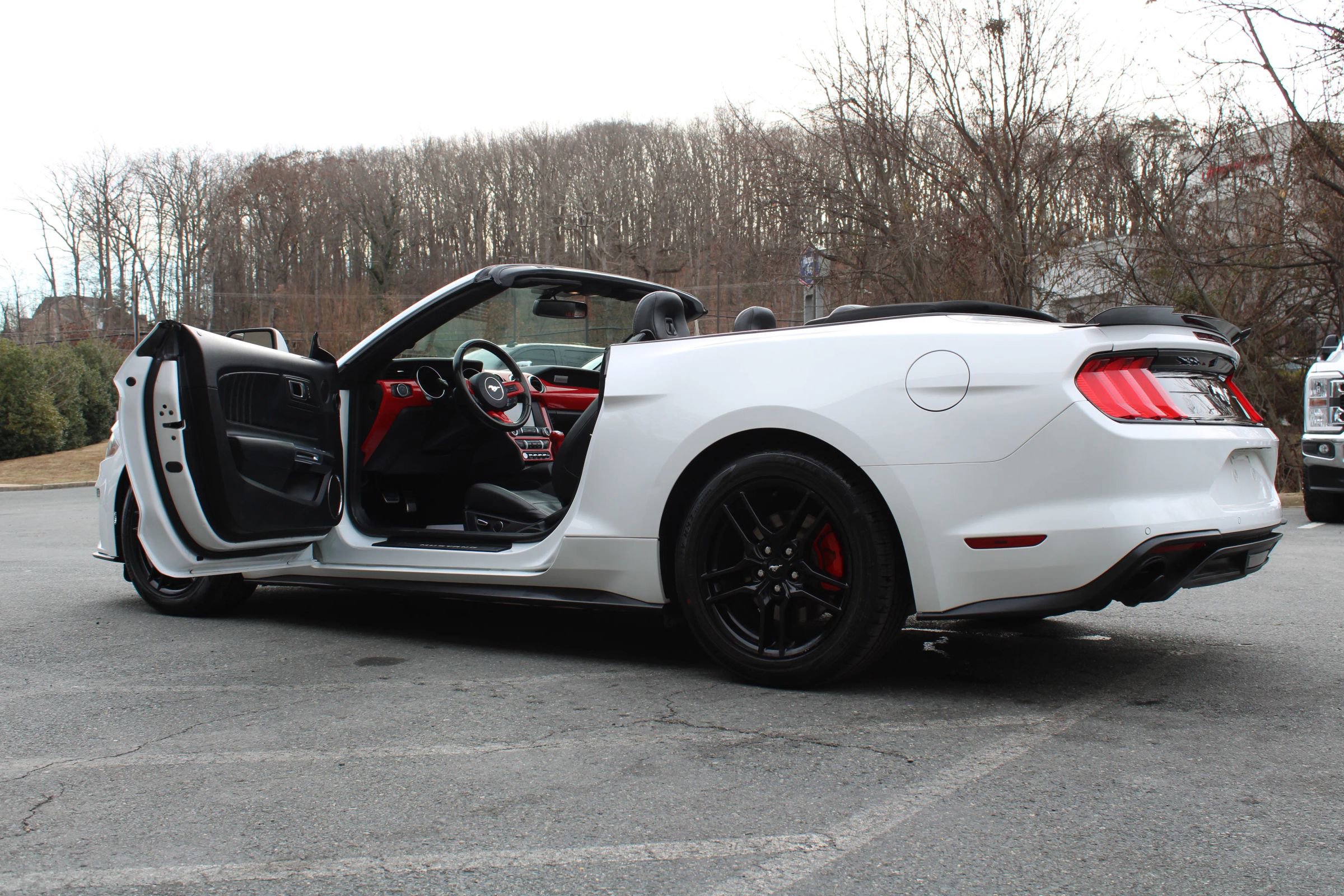 Used 2019 Ford Mustang Premium image 25