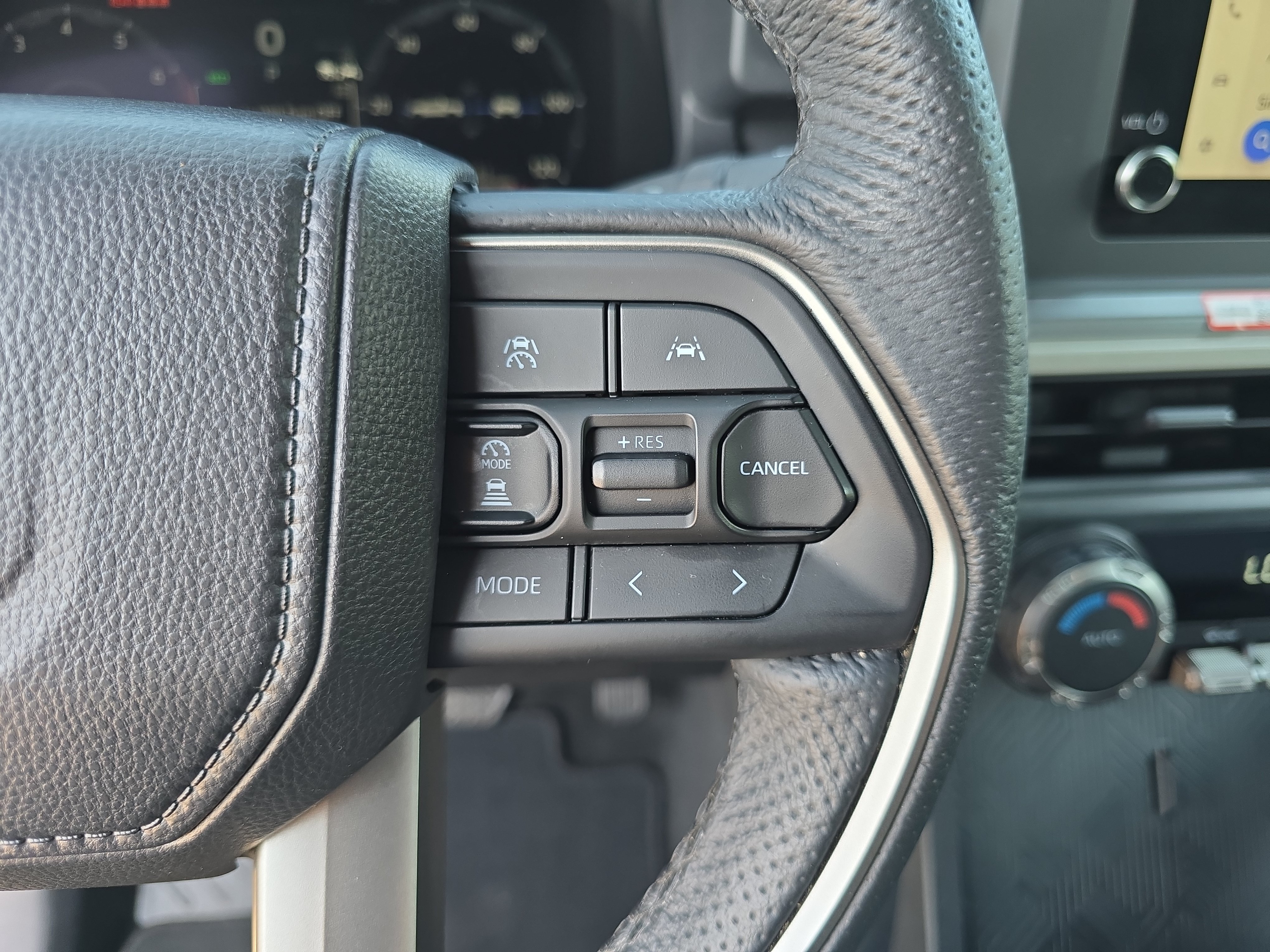 Used 2025 Toyota Tacoma TRD Off-Road AWD/4WD image 18