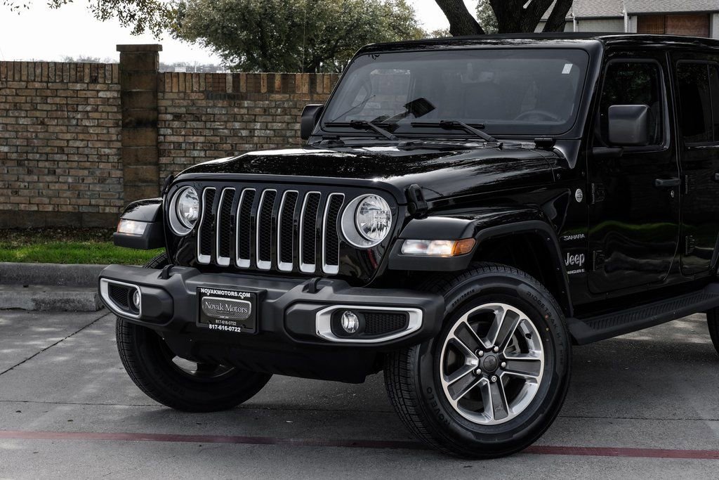 Used 2023 Jeep Wrangler Sahara w/ Cold Weather Group image 13