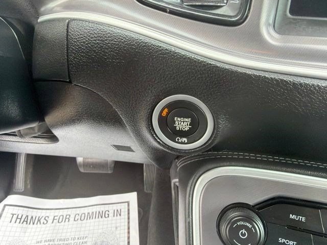 Used 2019 Dodge Challenger SXT RWD image 19