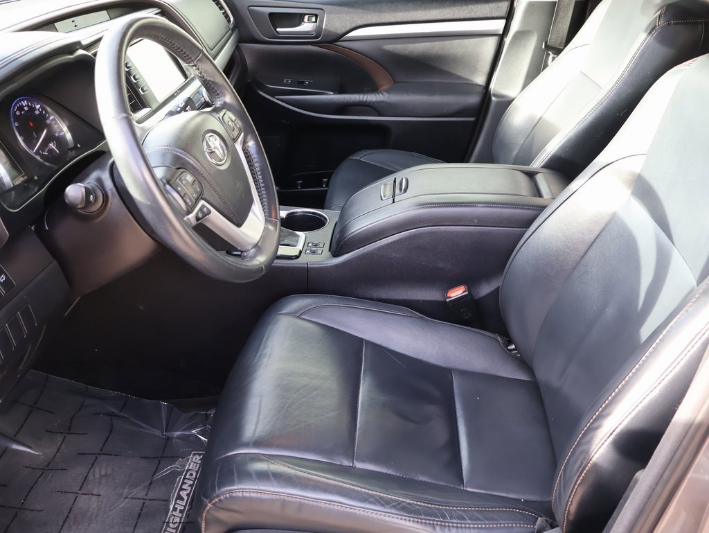 Used 2015 Toyota Highlander XLE image 43
