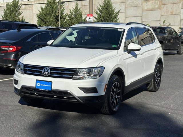 Used 2021 Volkswagen Tiguan SE w/ Panoramic Sunroof Package image 4