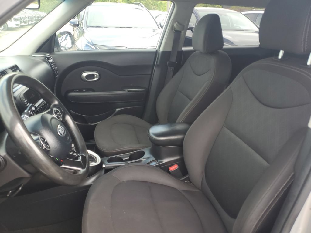 Used 2018 Kia Soul FWD image 7