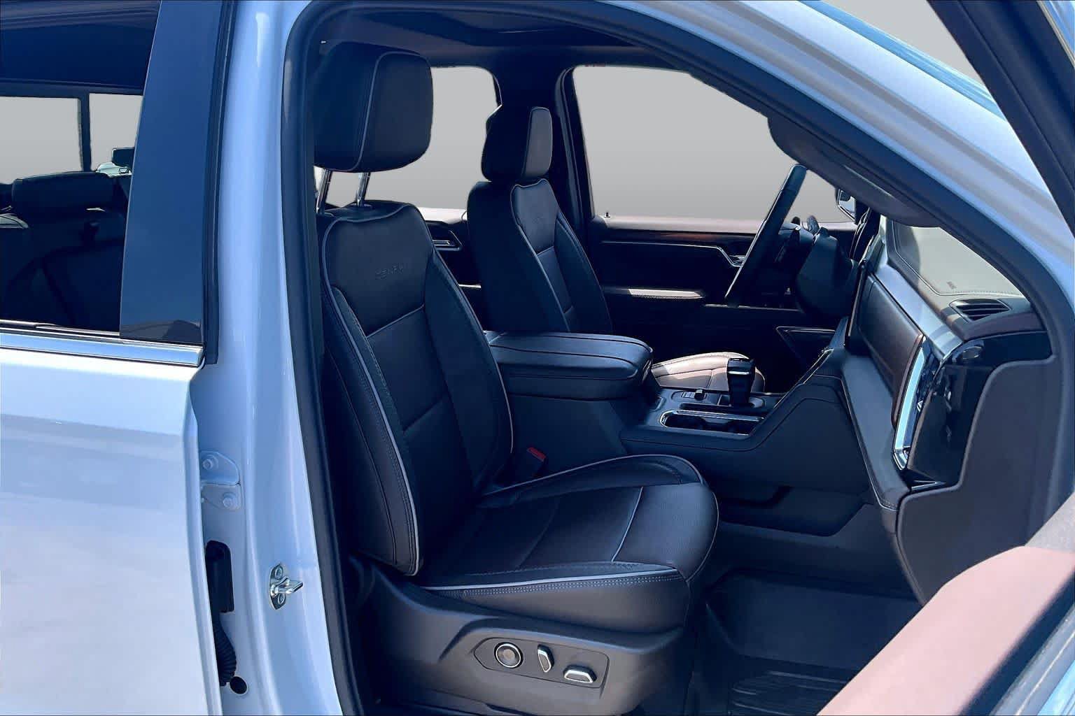 Used 2026 GMC Sierra 1500 Denali AWD/4WD image 9